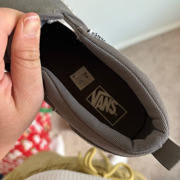 NWOT Vans Off The Wall Suede Asher DW Gray Slip-on Shoes - Picture 8 of 8